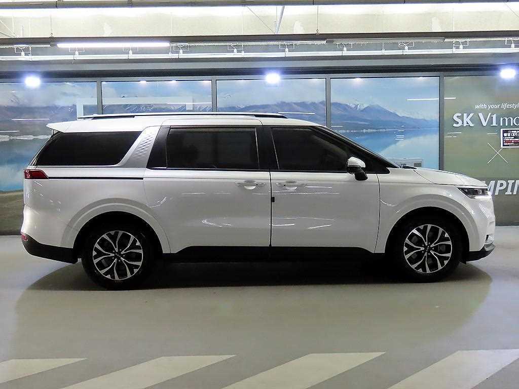 KIA Carnival - Vista 3