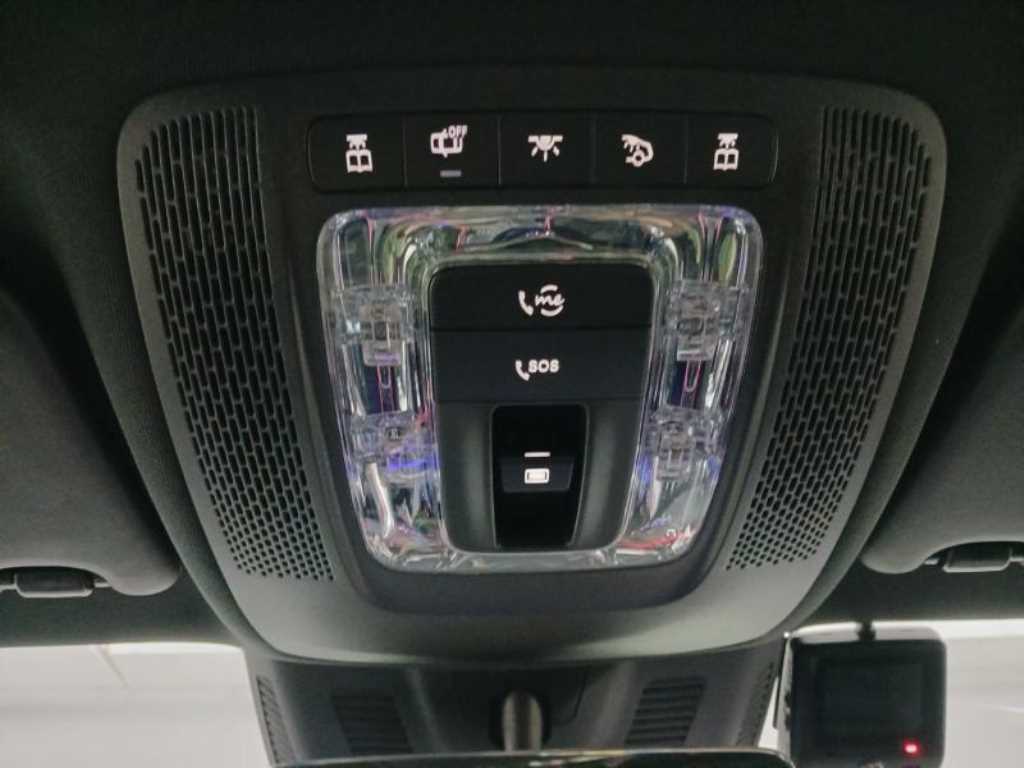 Mercedes Benz GLA Class - Vista 12