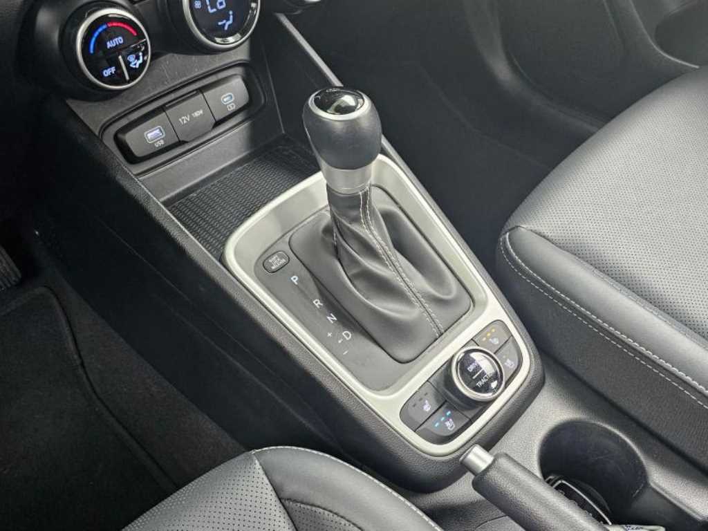 HYUNDAI Venue - Vista 9