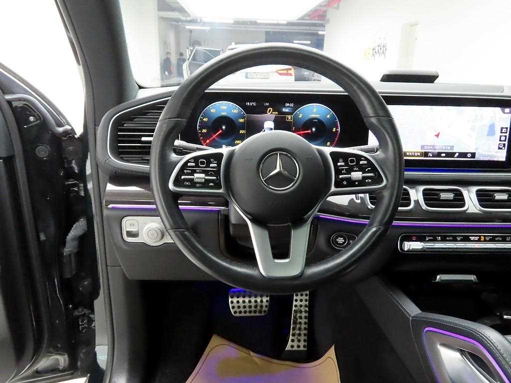 Mercedes Benz GLE Class - Vista 7