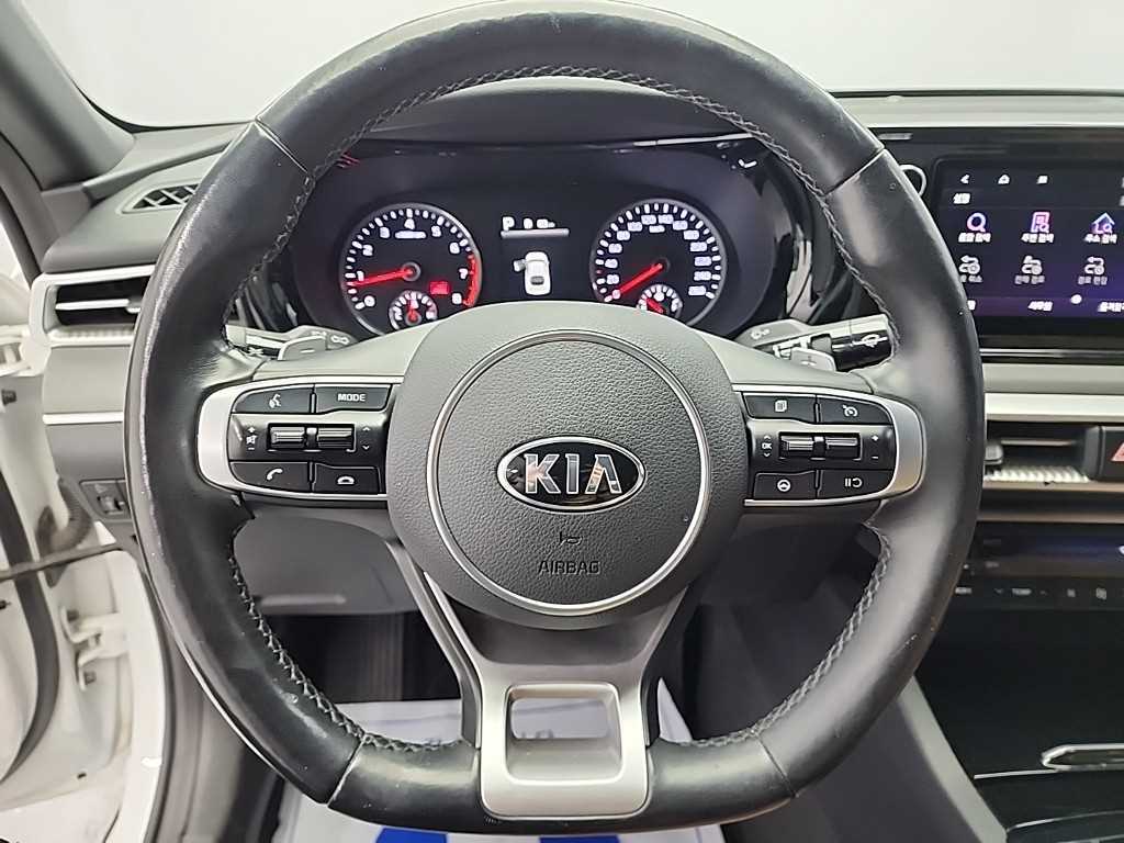 KIA K5 - Vista 9