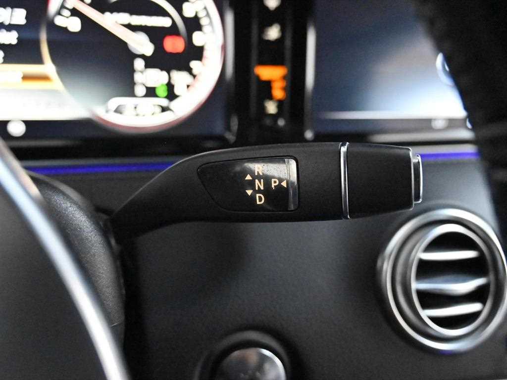 Mercedes Benz S Class - Vista 12