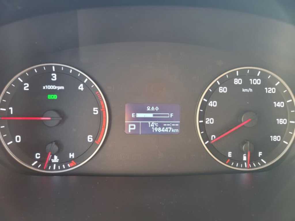 HYUNDAI Solati - Vista 6