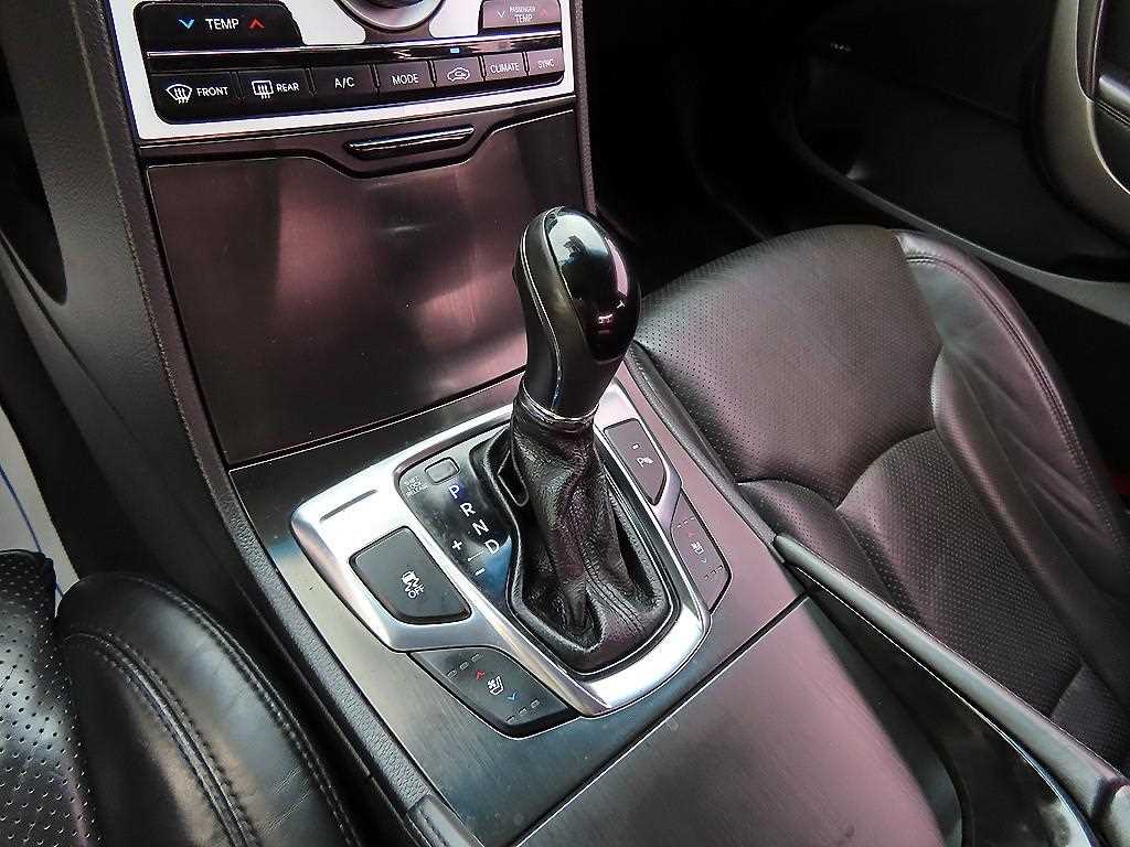 HYUNDAI Grandeur - Vista 10