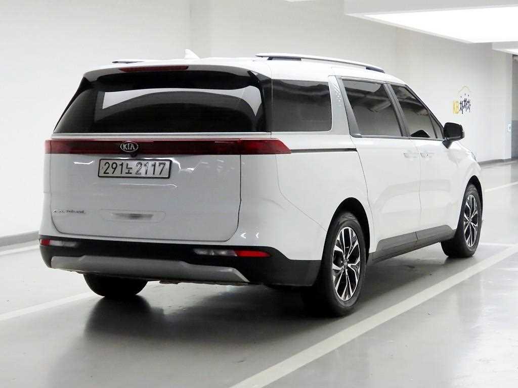 KIA Carnival - Vista 4