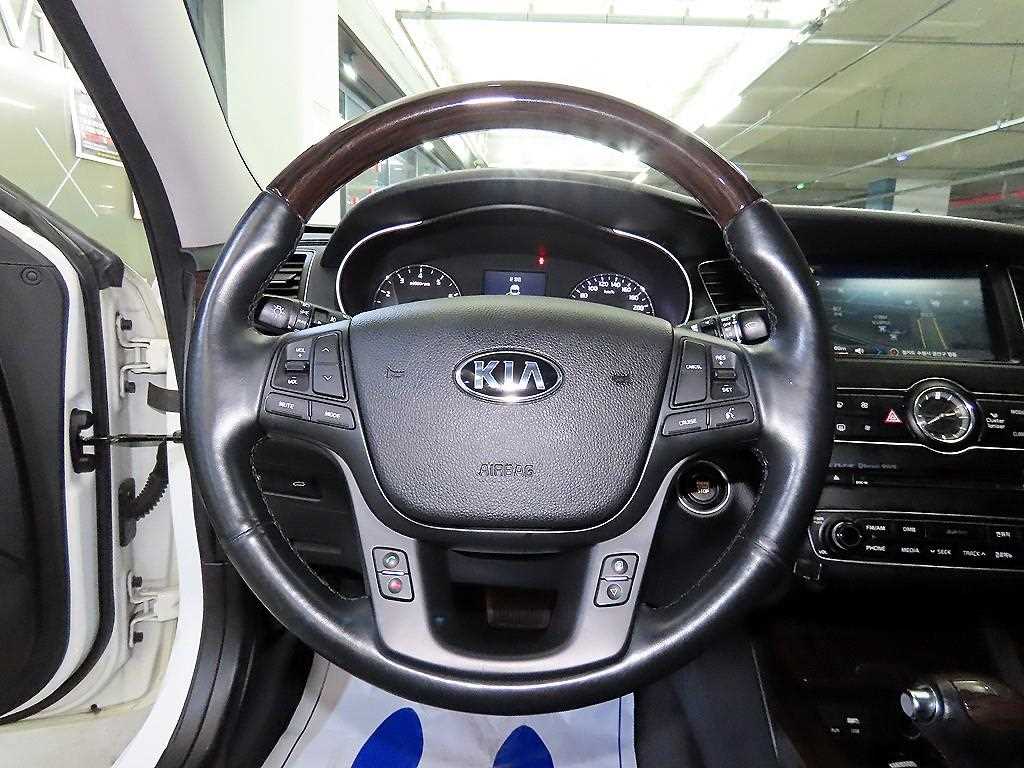 KIA K7 - Vista 8