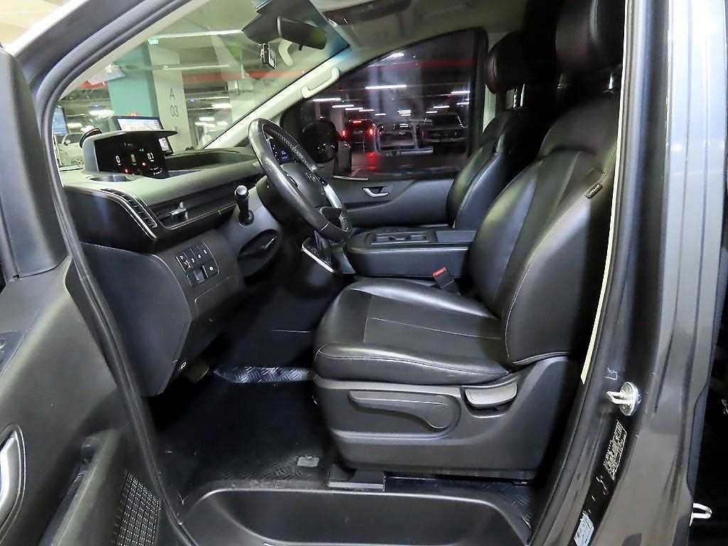 HYUNDAI Staria - Vista 6