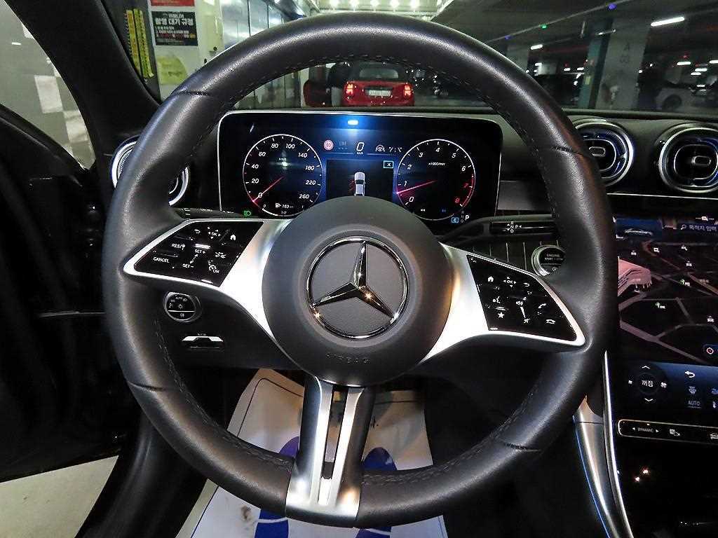 Mercedes Benz C Class - Vista 8