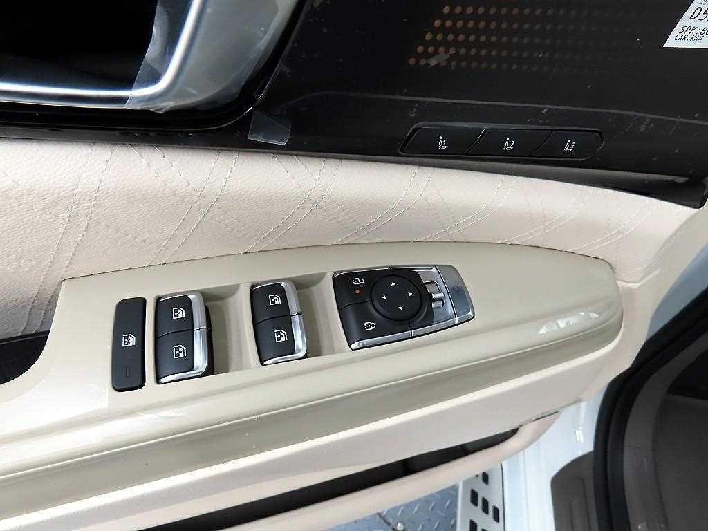 KIA Carnival - Vista 11