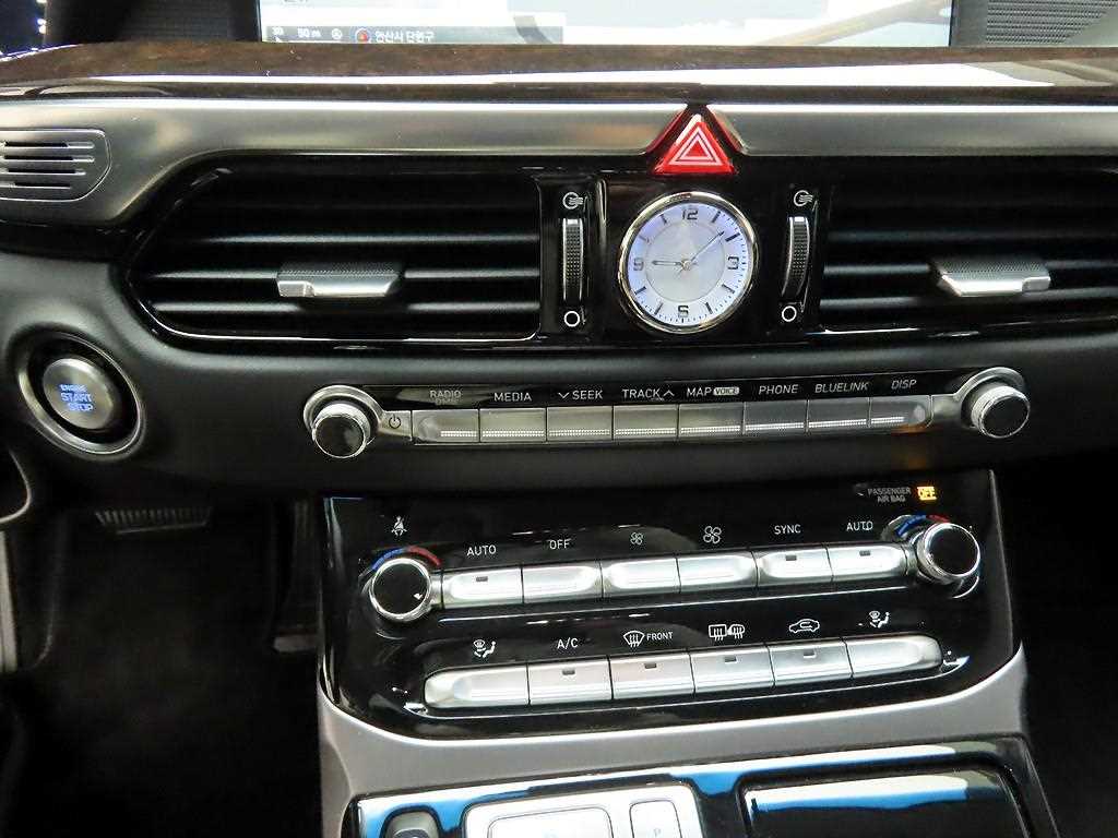 Genesis EQ900 - Vista 10