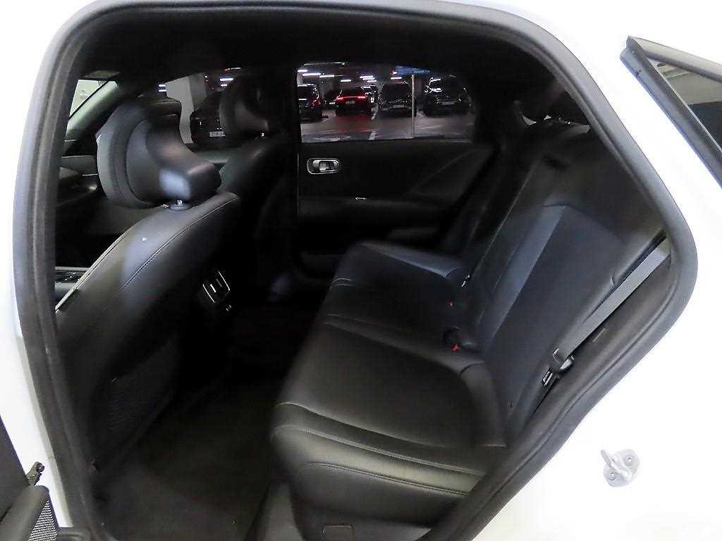 HYUNDAI Ioniq 6 - Vista 7