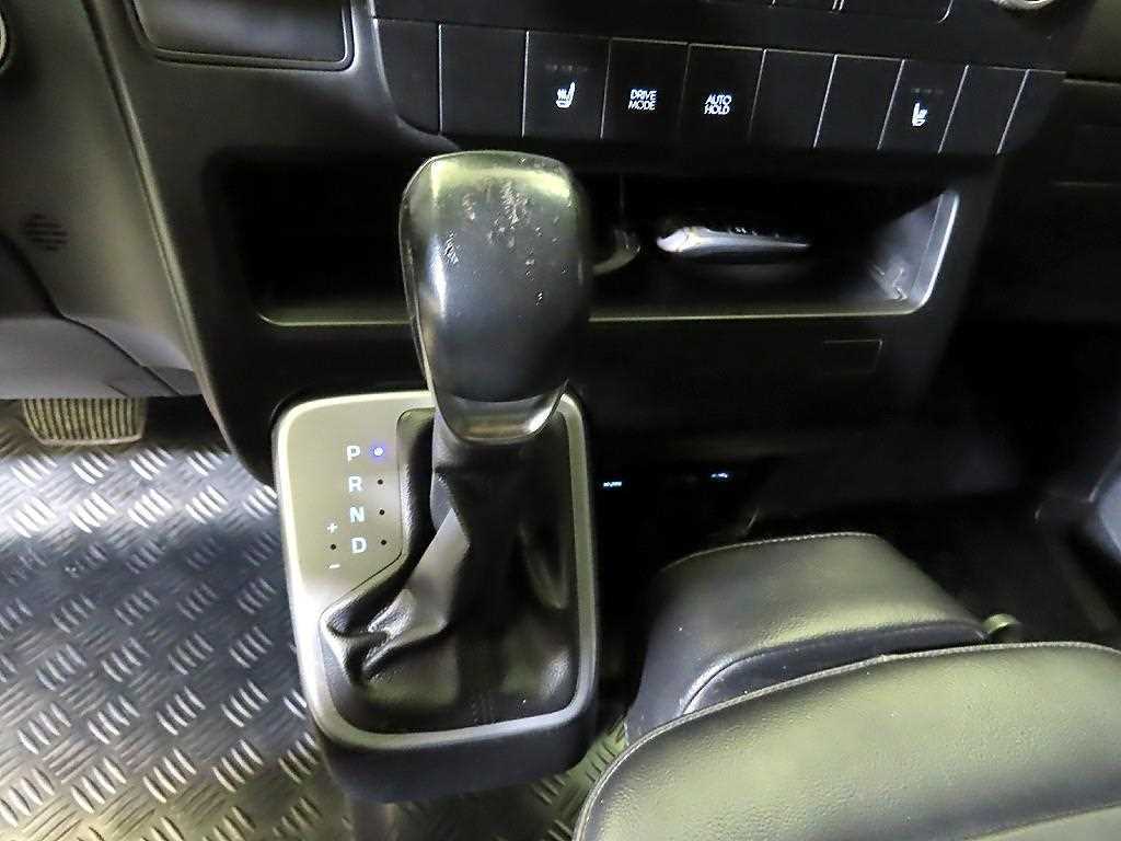 HYUNDAI Staria - Vista 11