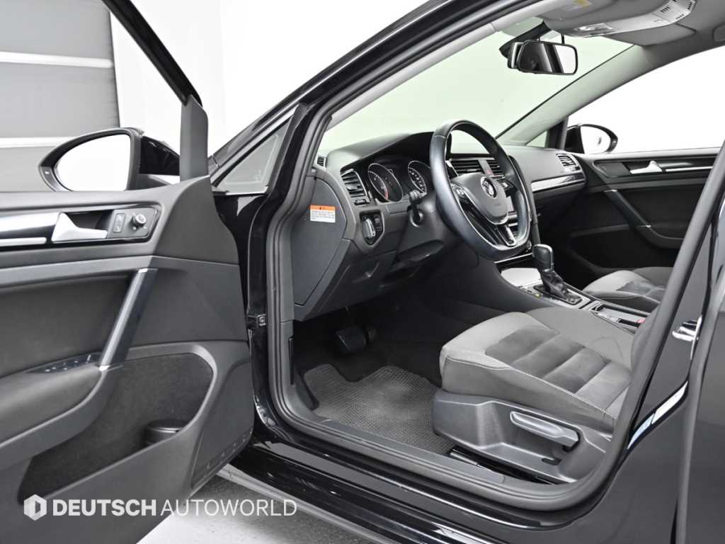 Volkswagen Golf - Vista 11