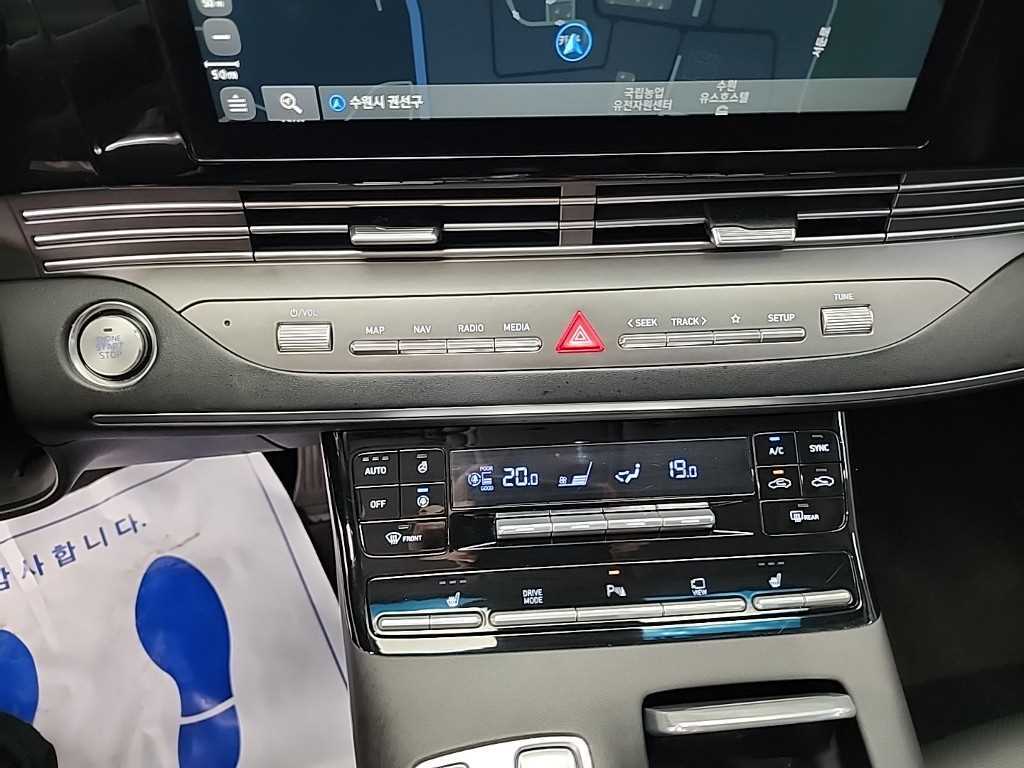 HYUNDAI Grandeur - Vista 10