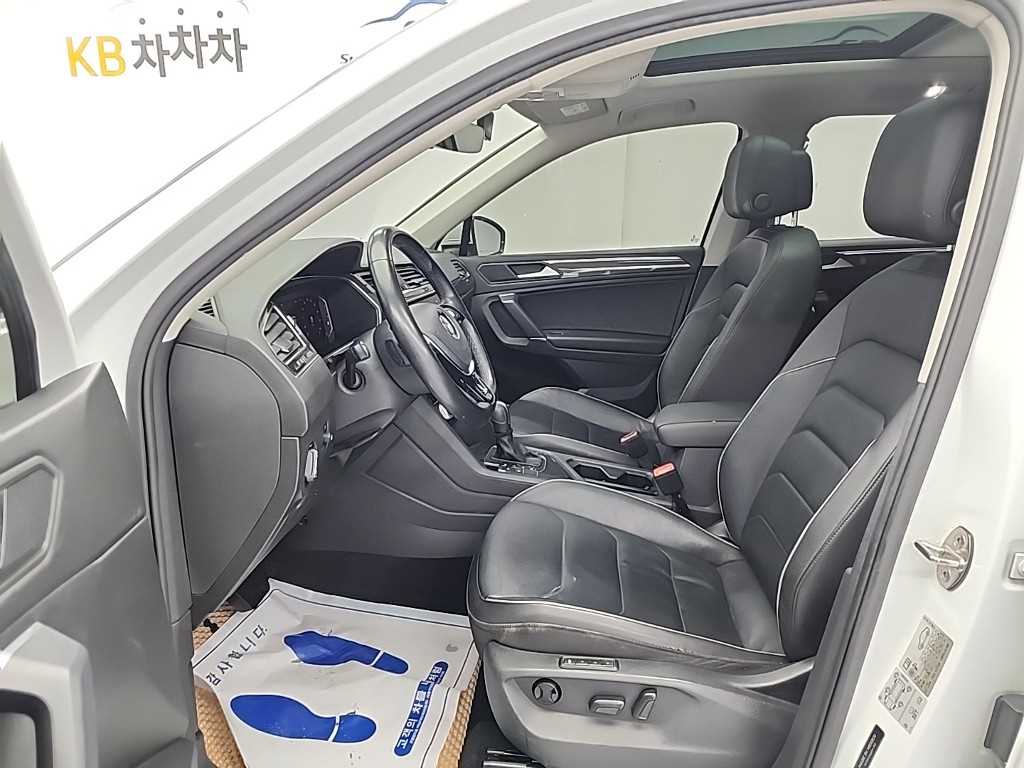 Volkswagen Tiguan - Vista 11