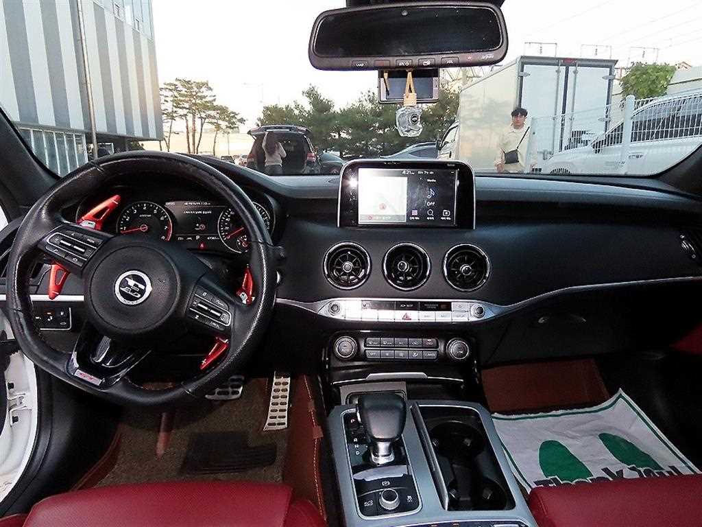 KIA Stinger - Vista 7