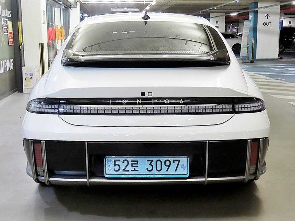 HYUNDAI Ioniq 6 - Vista 5