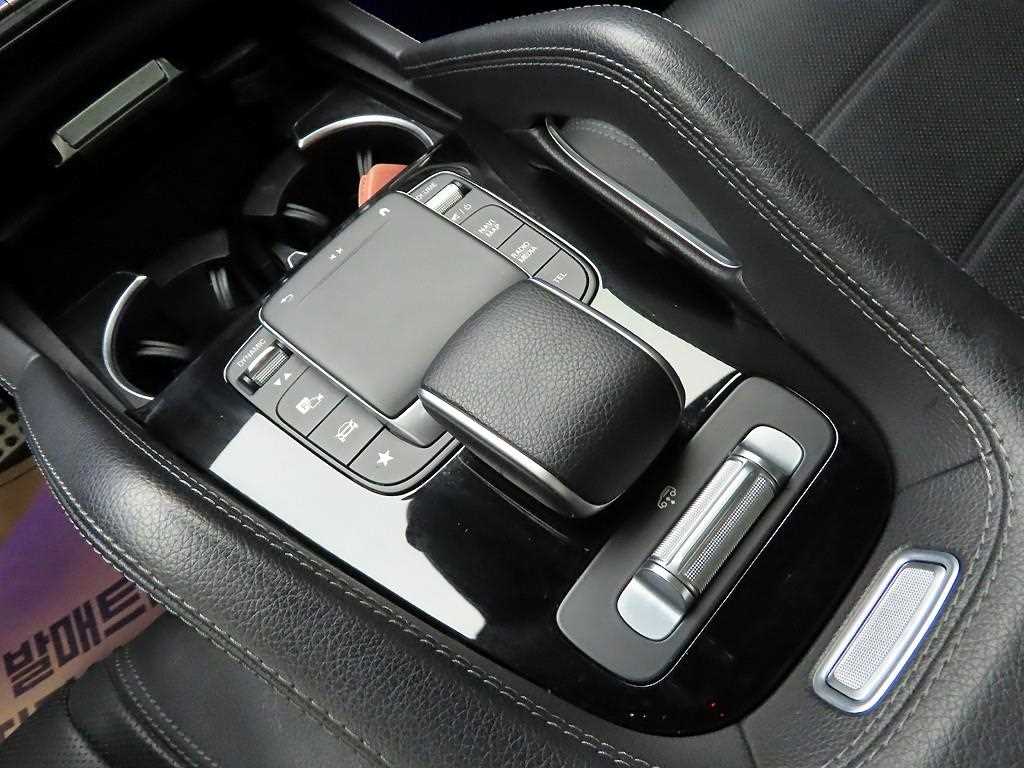 Mercedes Benz GLE Class - Vista 11