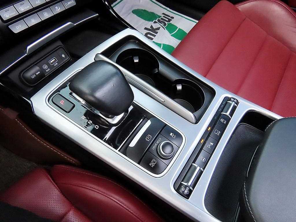 KIA Stinger - Vista 11