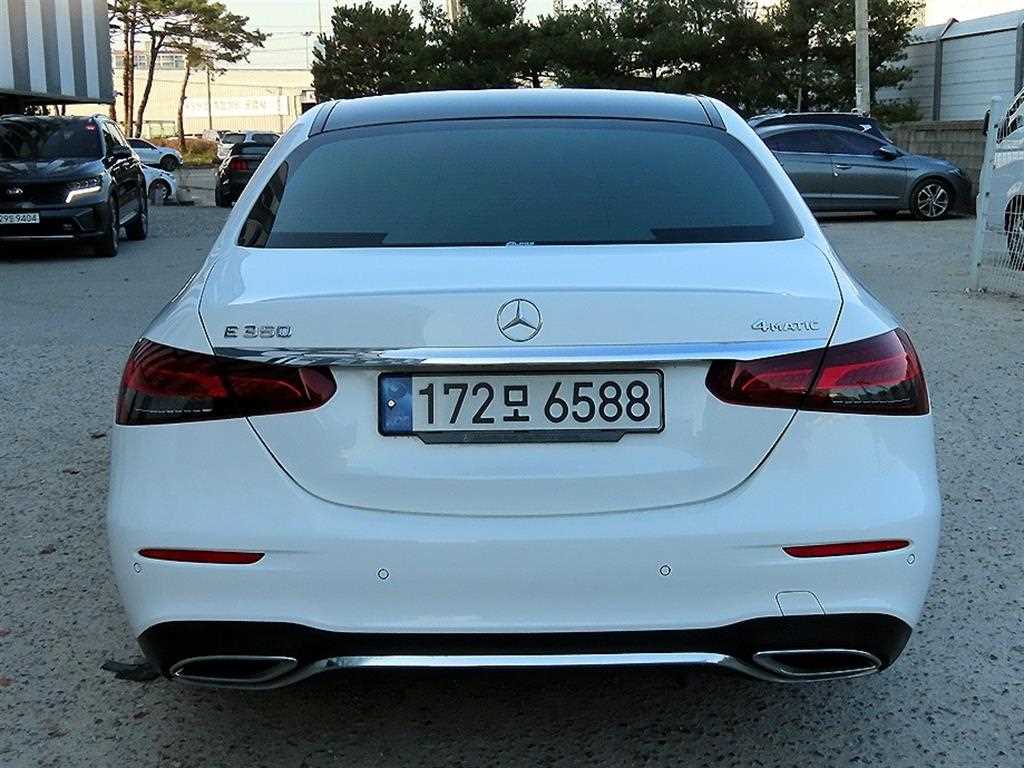 Mercedes Benz E class - Vista 4
