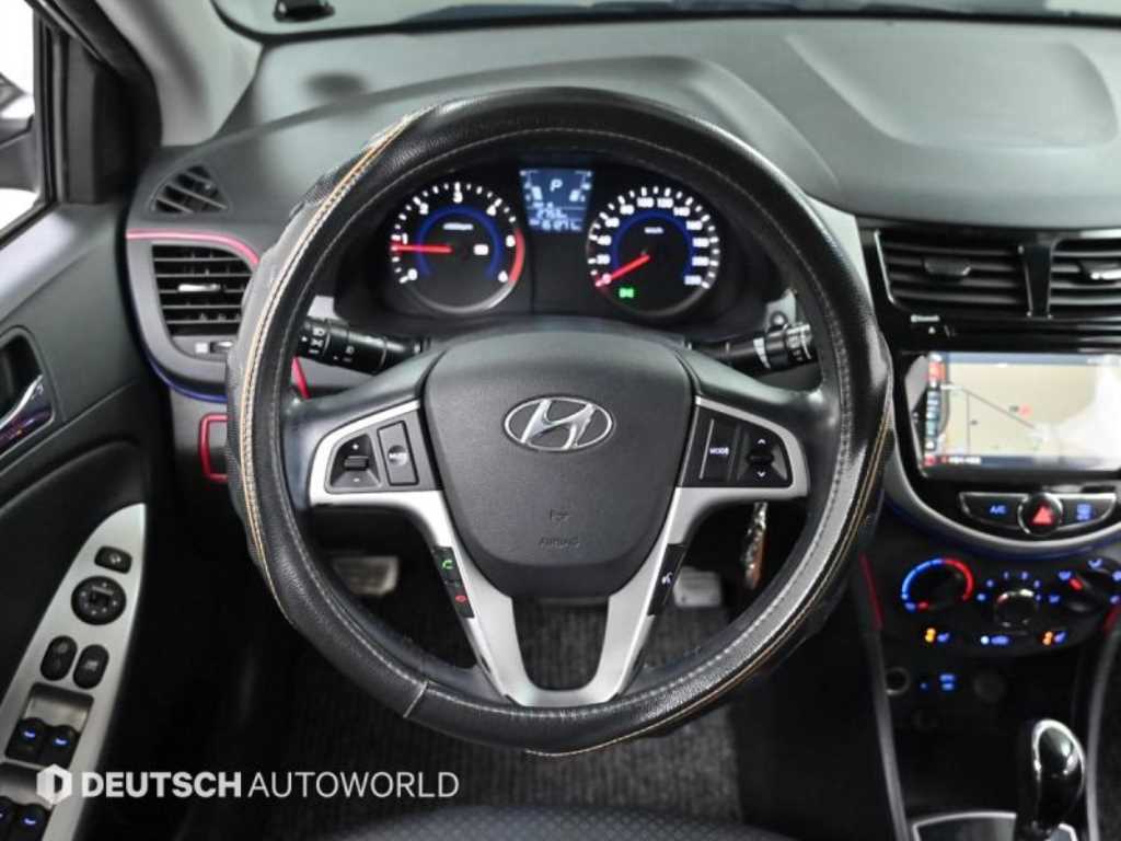 HYUNDAI Accent 2014 Plateado - Importación desde Corea - HF Imports Iquique - Foto 13