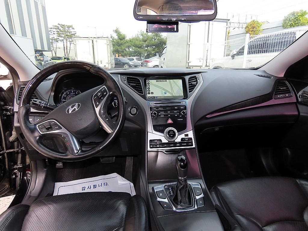 HYUNDAI Grandeur - Vista 7