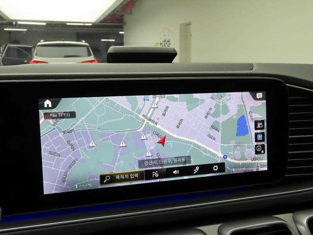 Mercedes Benz GLE Class - Vista 8