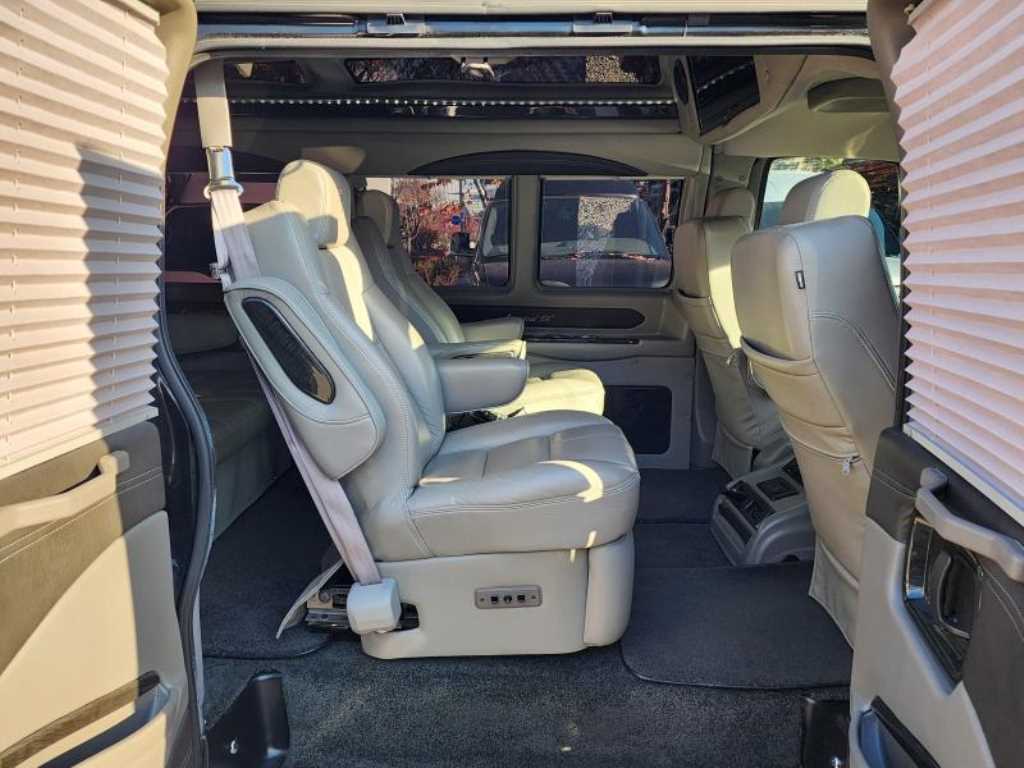 Chevrolet Express van - Vista 11