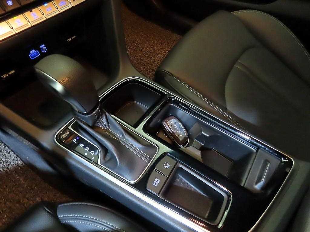 HYUNDAI Sonata - Vista 12