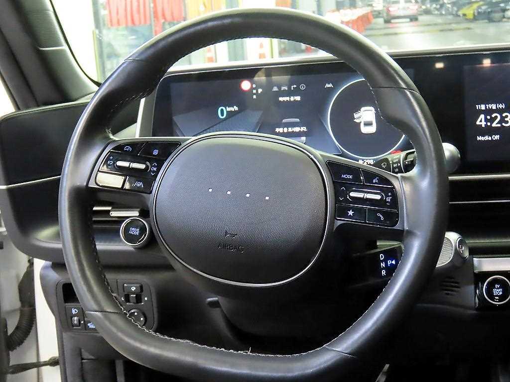 HYUNDAI Ioniq 6 - Vista 8