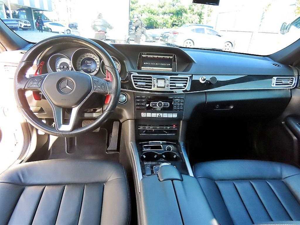 Mercedes Benz E class - Vista 7