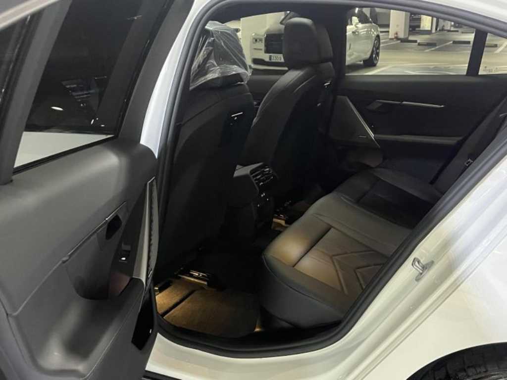 BMW 5 Series - Vista 9