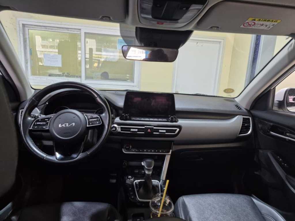 KIA Seltos - Vista 6