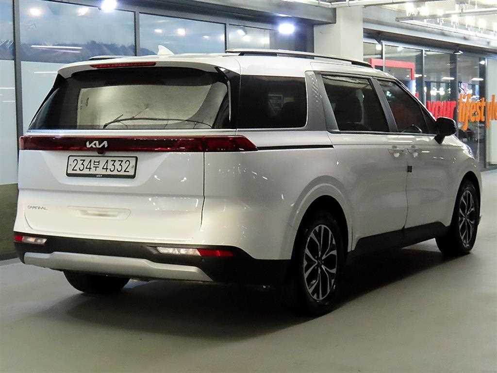 KIA Carnival - Vista 4