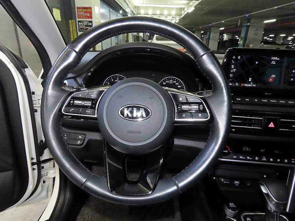 KIA Seltos - Vista 8