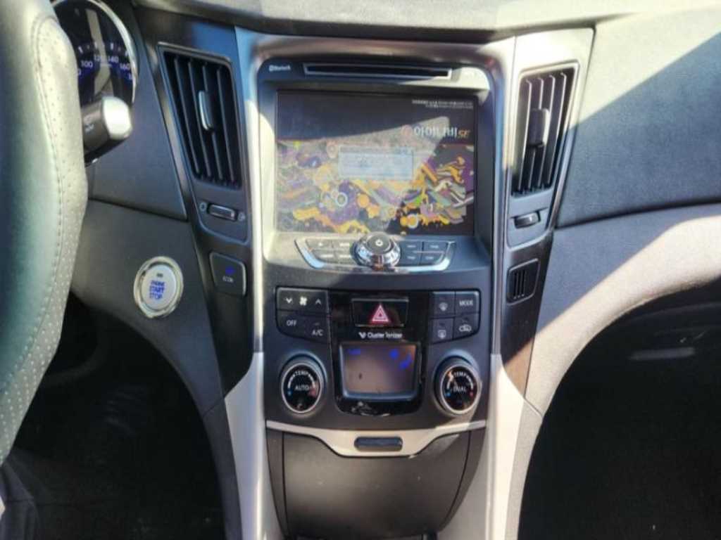 HYUNDAI Sonata - Vista 4