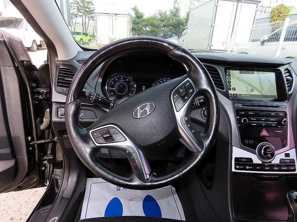 HYUNDAI Grandeur - Vista 8