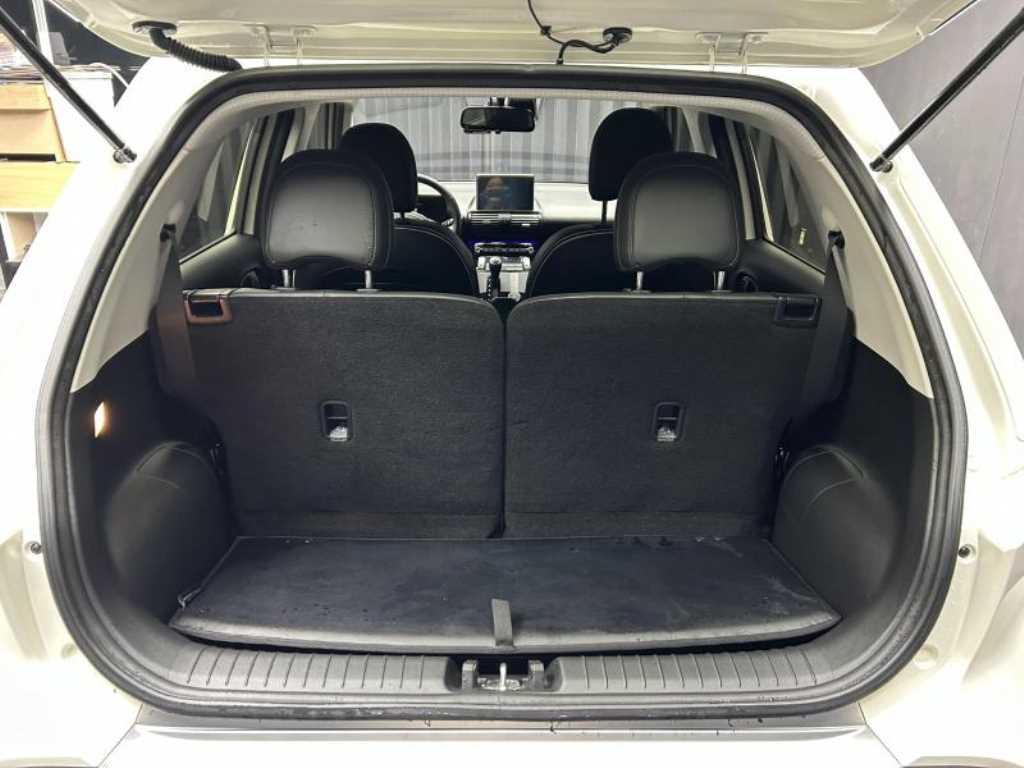 HYUNDAI Casper - Vista 5