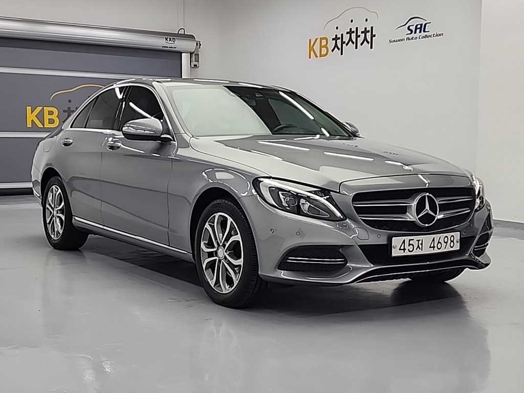 Mercedes Benz C Class - Vista 4