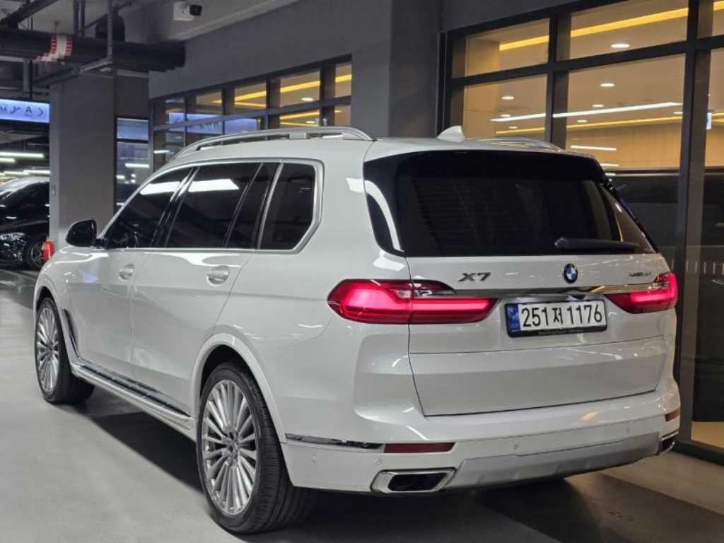 BMW X7 - Vista 4