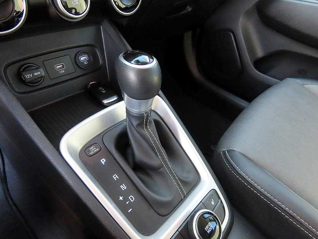 HYUNDAI Venue - Vista 11