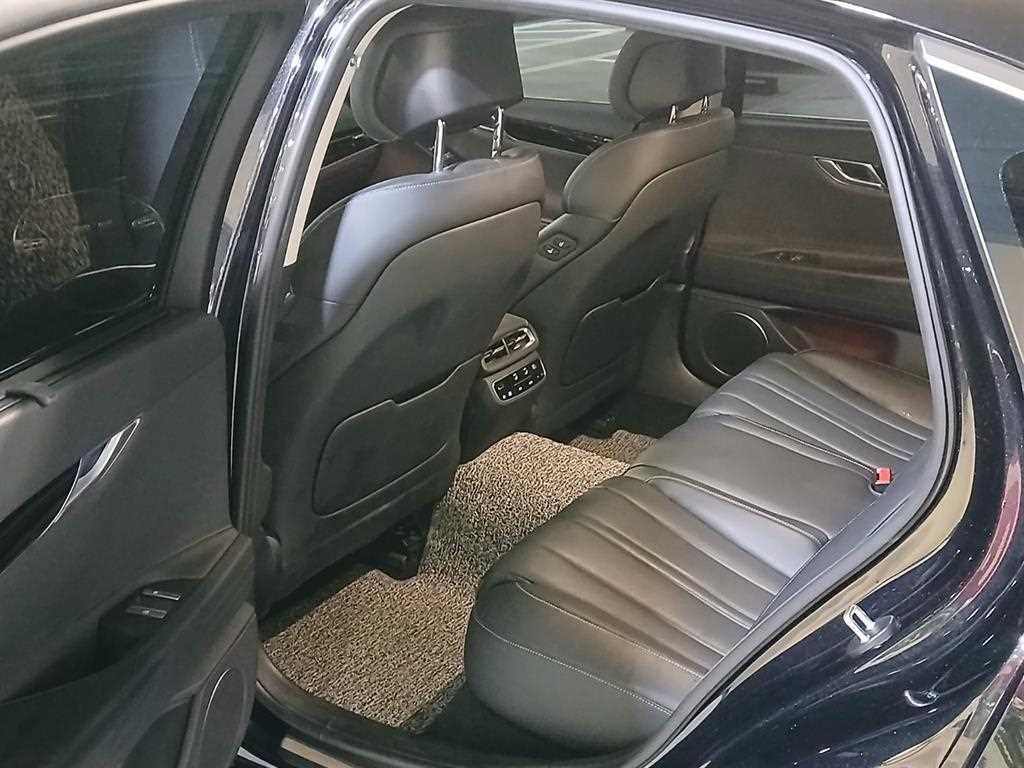 Genesis G80 - Vista 8