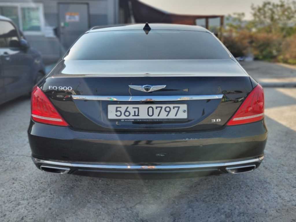 Genesis EQ900 - Vista 4