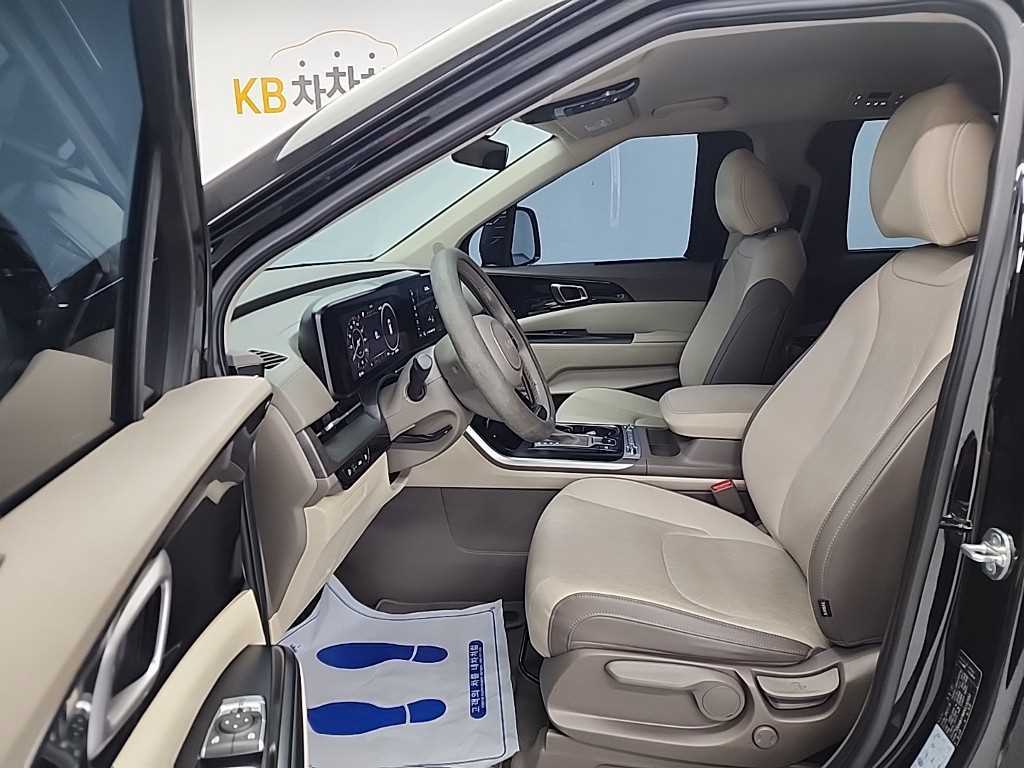 KIA Carnival - Vista 11