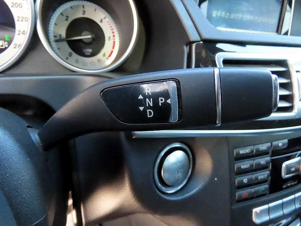 Mercedes Benz E class - Vista 11