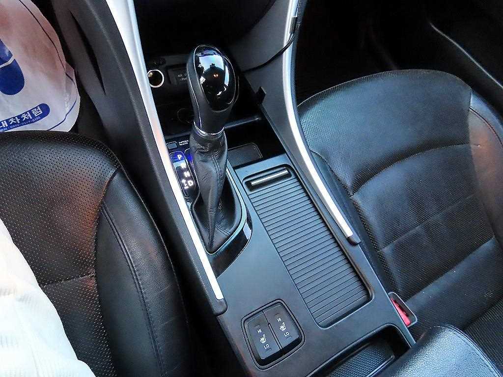 HYUNDAI Sonata - Vista 10