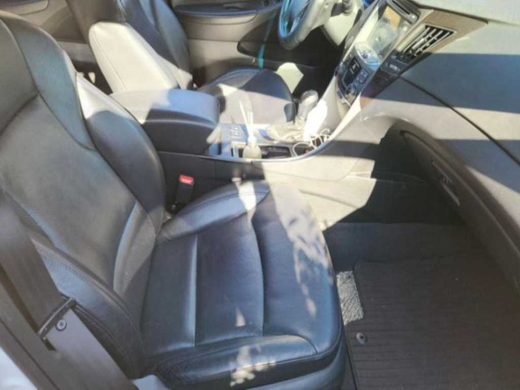 HYUNDAI Sonata - Vista 6