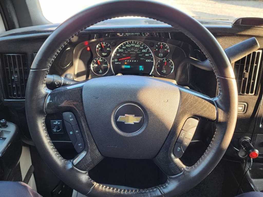 Chevrolet Express van 2016 Negro - Importación desde Corea - HF Imports Iquique - Foto 18