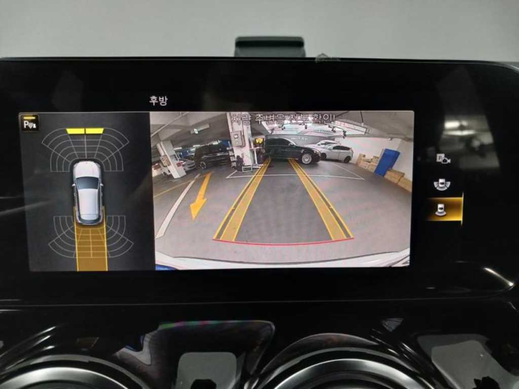 Mercedes Benz GLA Class - Vista 11