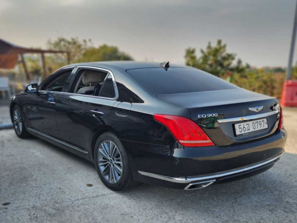 Genesis EQ900 - Vista 5